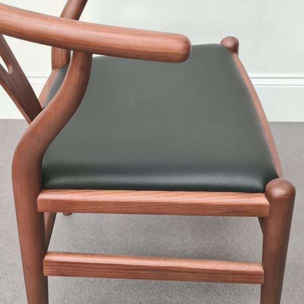 Hans Y Chair Style with Black Leather Seat